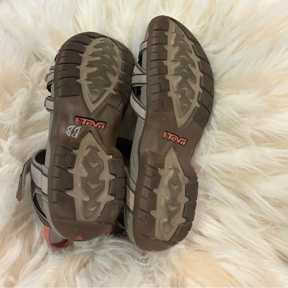 Teva Gray Sandals with Pink Highlights - Picture 3 of 4